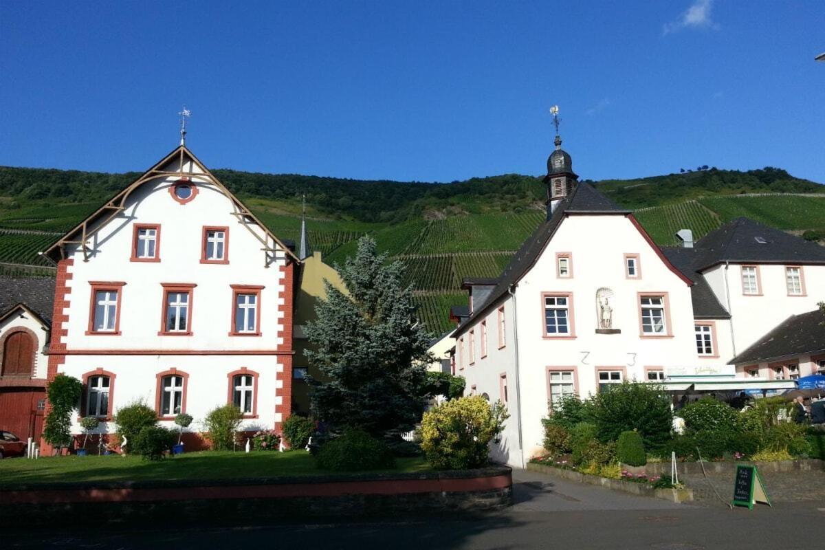 Weinhaus Hotel Zum Josefshof Graach Exterior foto